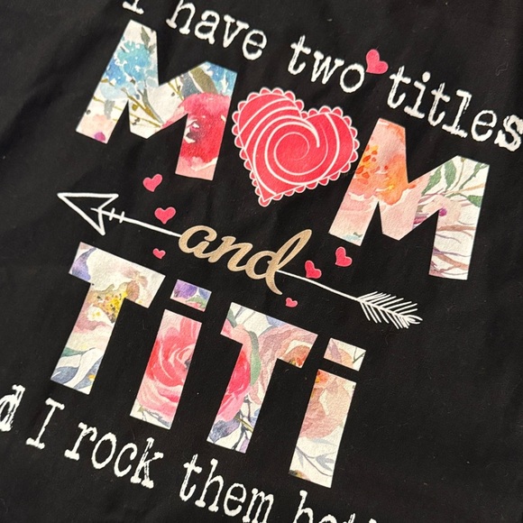 Mom / Titi Black Tote Bag with floral Text - Picture 5 of 5